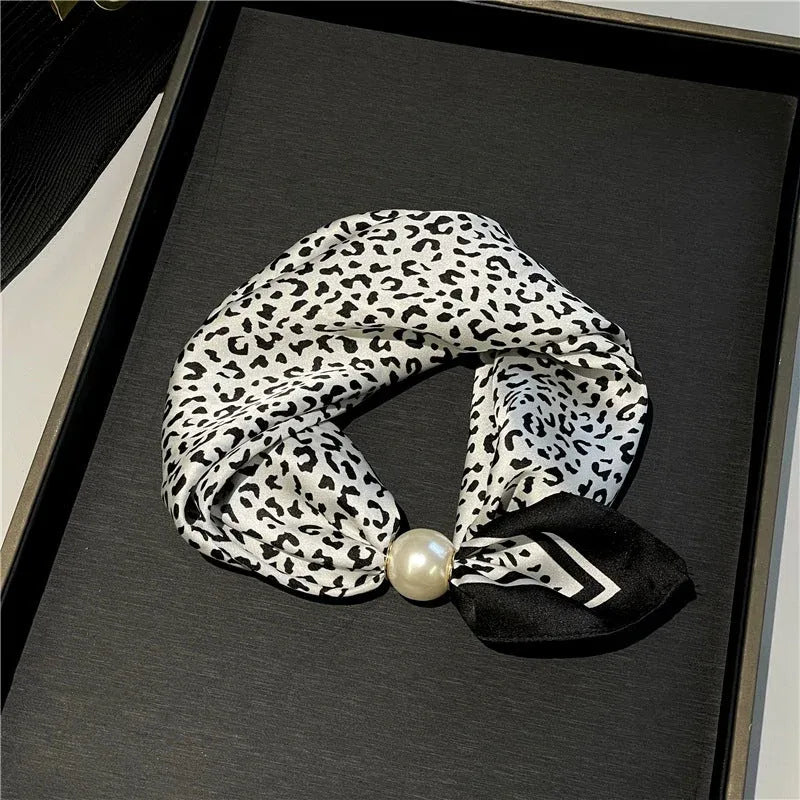 Magnetic Pearl Scarf Clip
